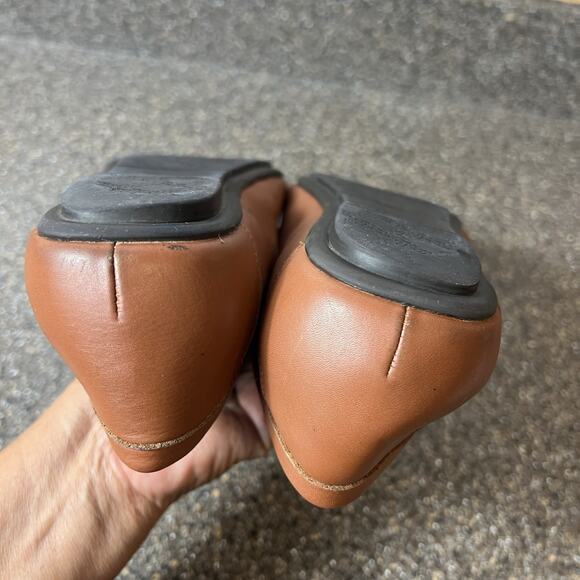 Vionic Tan Leather Flats Shoe Womens Sz 9 Horsebit Slip On Comfort Casual Loafer - Picture 8 of 11